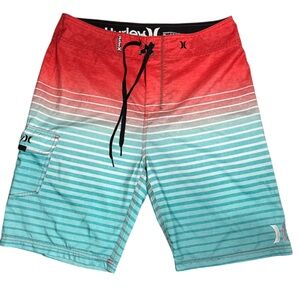 Hurley Men's Red and Blue Swim Shorts Size 32. (08)